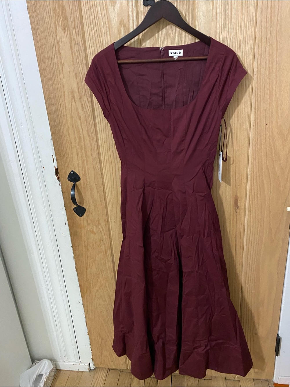 New STAUD Short Sleeve Wells Dress Size 6 In Burgundy.